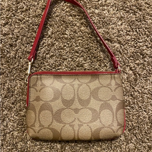 coach mini clutch - Picture 3 of 3